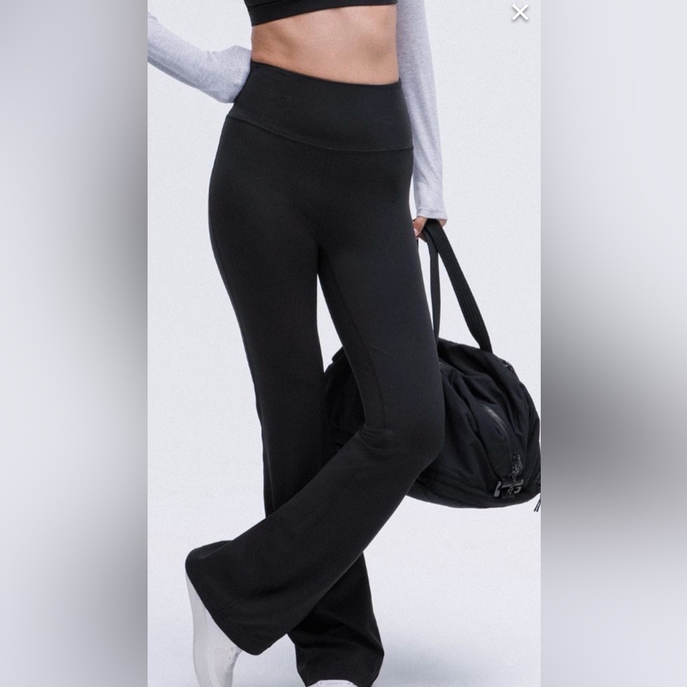 Lululemon groove flare regular length black super high rise shr